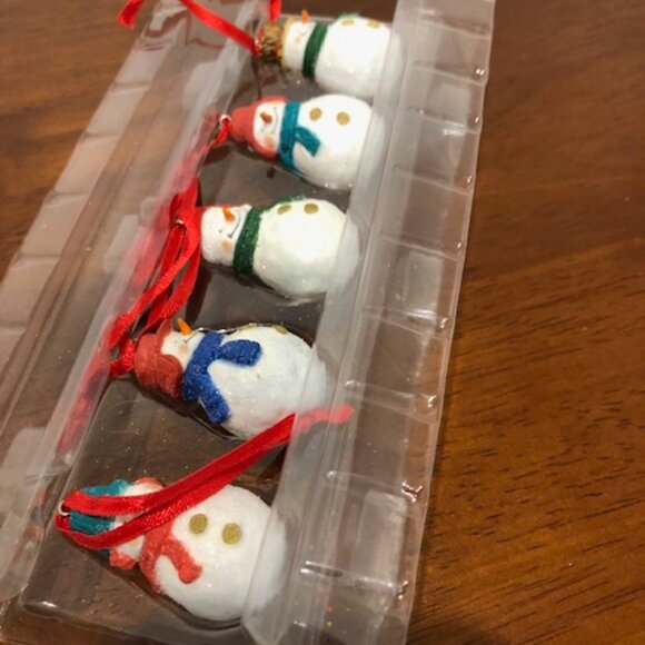 Hallmark Let It Snowmen Christmas Tree Ornament Set Pre-Owned. - Picture 4 of 10